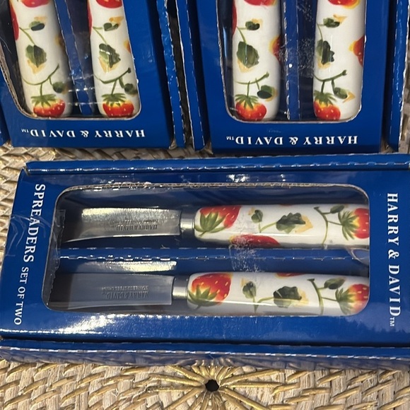 Vintage New Set of 6 Harry & David Strawberry Butter Cheese Ceramic Spreaders - Picture 3 of 5